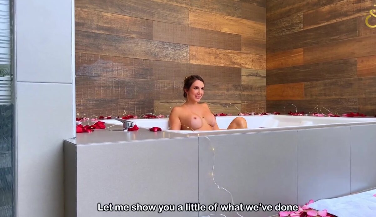 POV: Onlyfans model Scarlet Benz fucks the photographer in a photoshoot and fills her mouth with cum