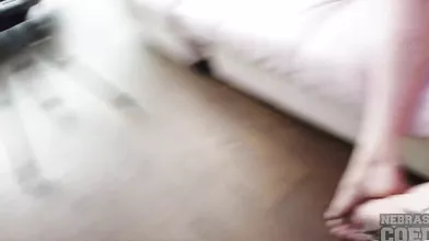 Hot gamer chick letting camera girl play with her pussy