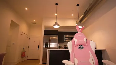 Amateur babe showcases perfect ass and teen masturbation skills