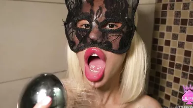 Huge Tits Highlight Amateur Masturbation: Tattooed Milf Squeezes Herself