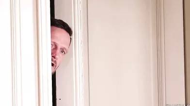 Neighbor Seeked for Internet Help From His Busty Girl Next Door Dominno